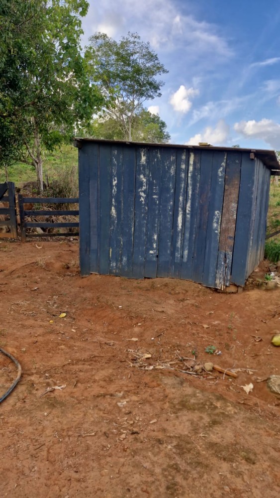 Vende-se sitio de 8,5 alqueires a 900 metros do centro de Governador Jorge Texeira