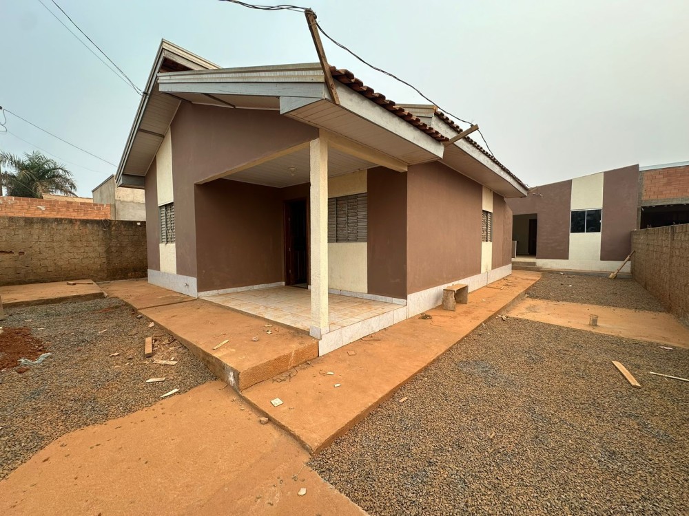 Aluga-se Casa e Apartamento no mesmo terreno