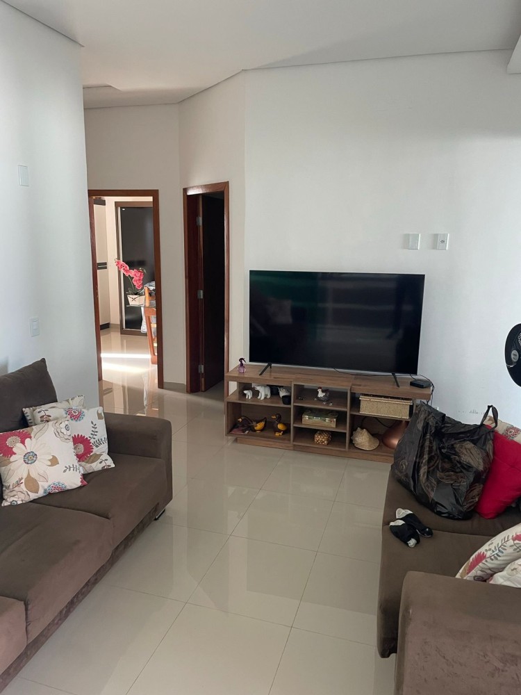 Vende-se Ótima residência na Rua Principal do Savana Park em Jaru