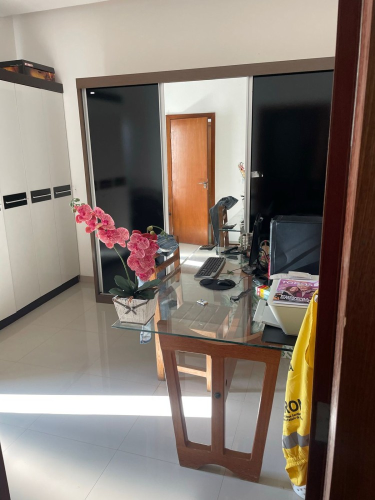 Vende-se Ótima residência na Rua Principal do Savana Park em Jaru