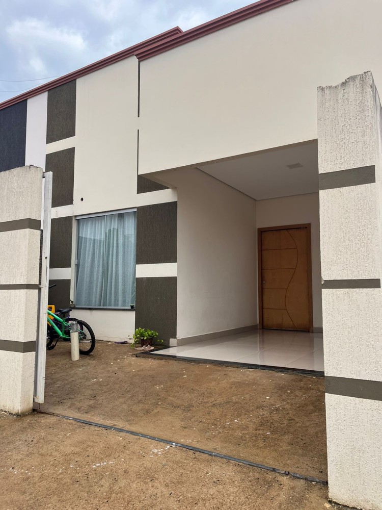 Vende-se casa bem localizada no Savana Park