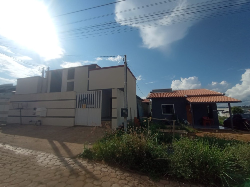 Vende-se casa bem localizada no Savana Park