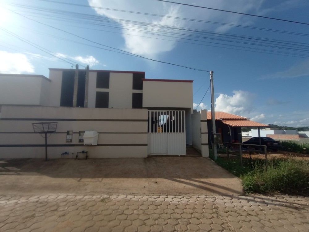 Vende-se casa bem localizada no Savana Park