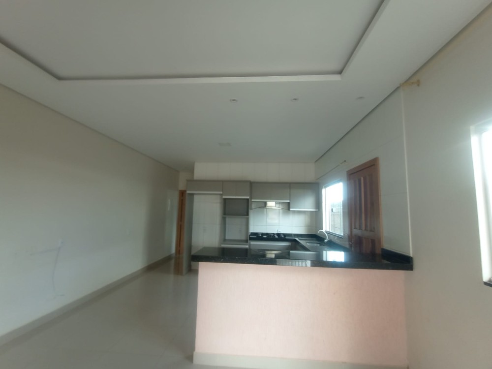 Vende-se casa bem localizada no Savana Park