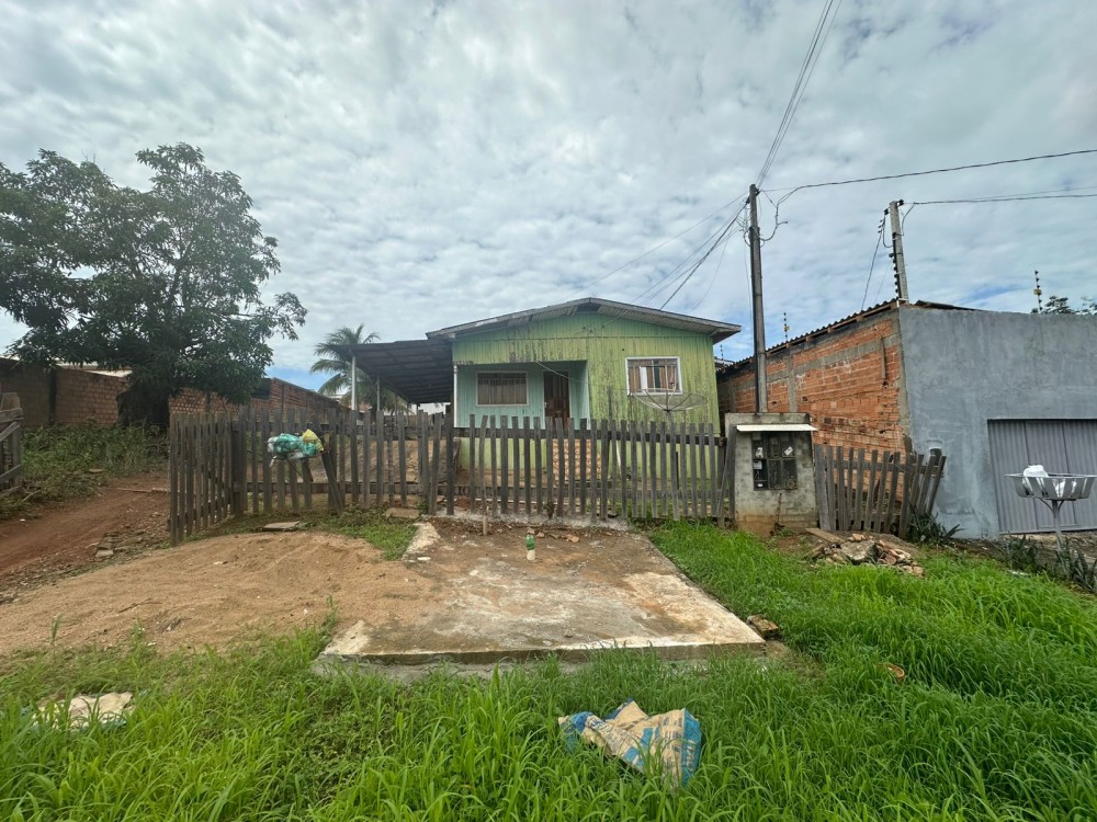 Vende-se imóvel 10×40 próximo ao Fórum de Jaru