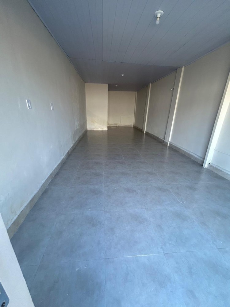 Aluga-se ponto comercial na Avenida Padre Adolpho Rohl Aluga-se ponto comercial na Avenida Padre Adolpho Rohl