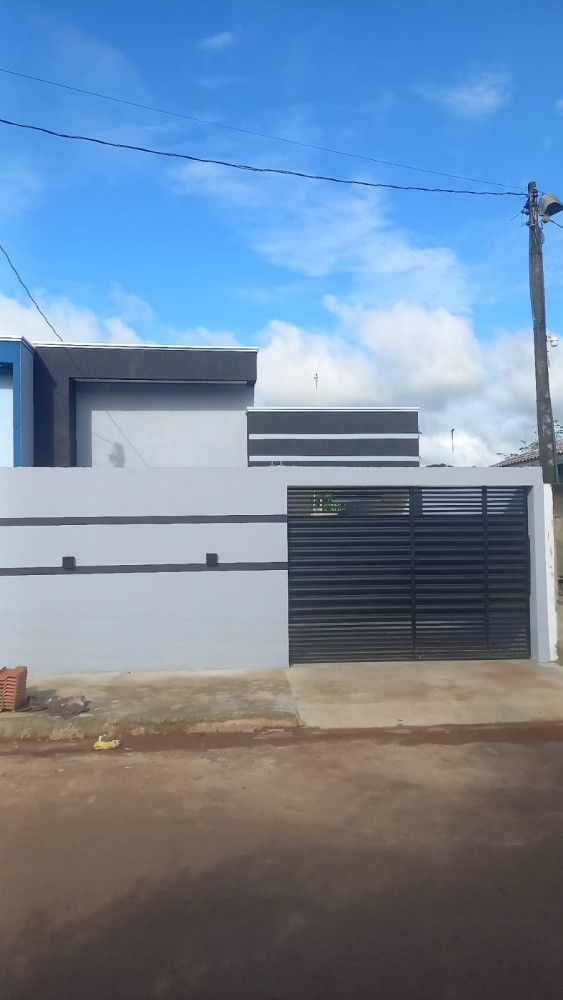 Vende-se ótima casa apta a financiamento