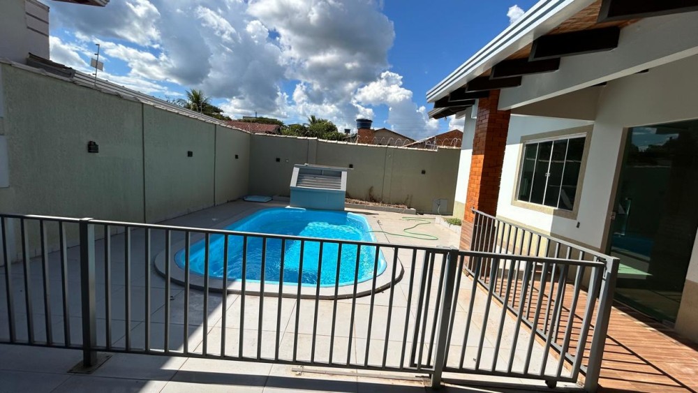Aluga-se excelente casa com piscina no setor 04 Aluga-se excelente casa com piscina no setor 04