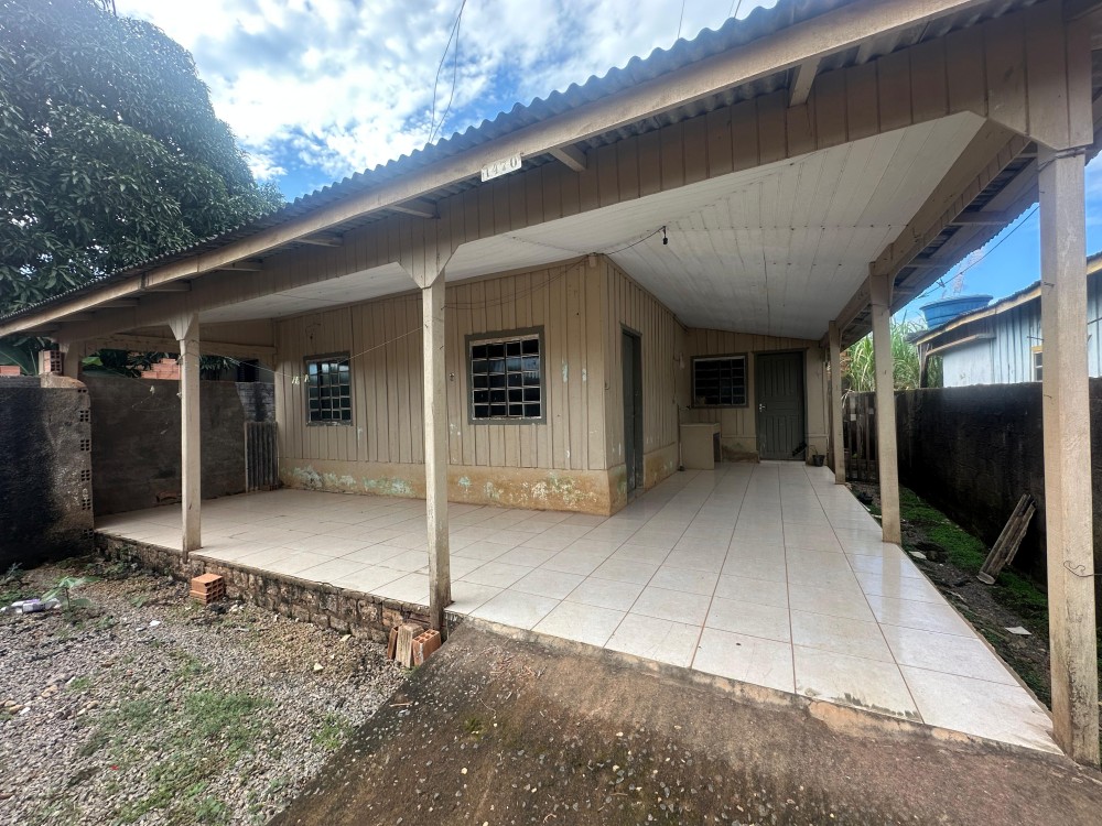 Aluga-se casa com 3 quartos em Jaru Aluga-se casa com 3 quartos em Jaru