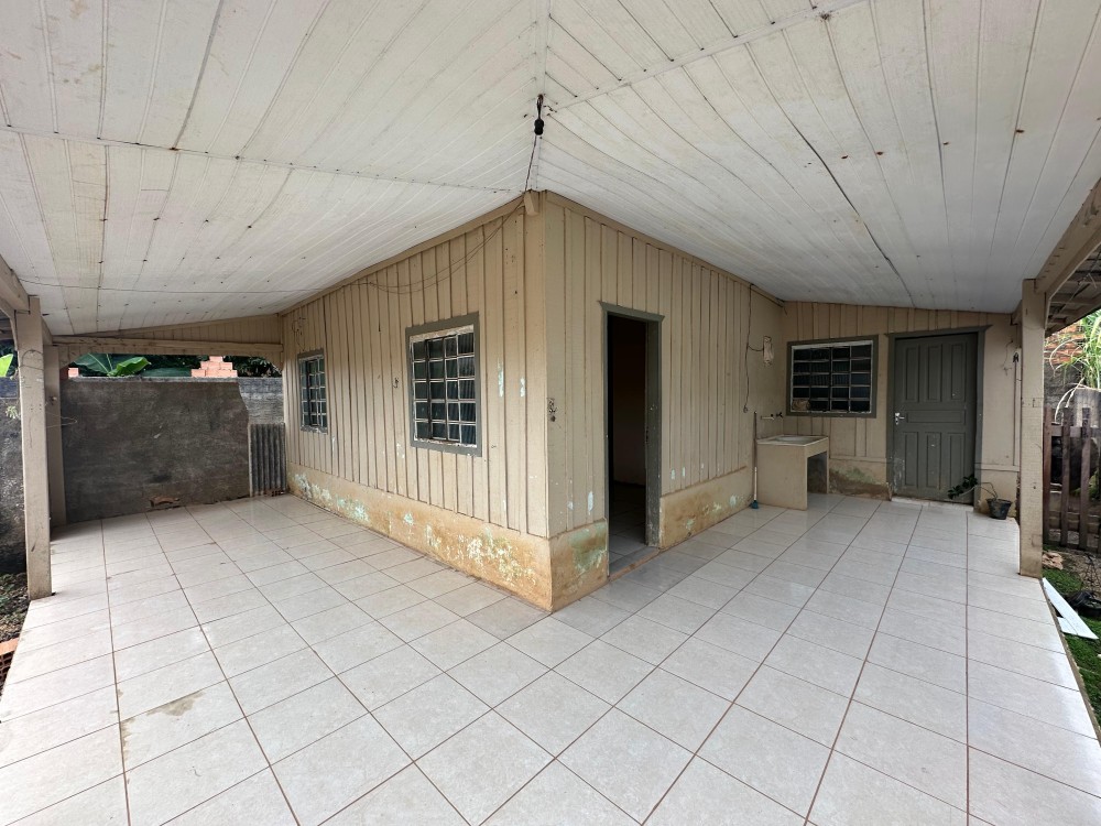 Aluga-se casa com 3 quartos em Jaru Aluga-se casa com 3 quartos em Jaru