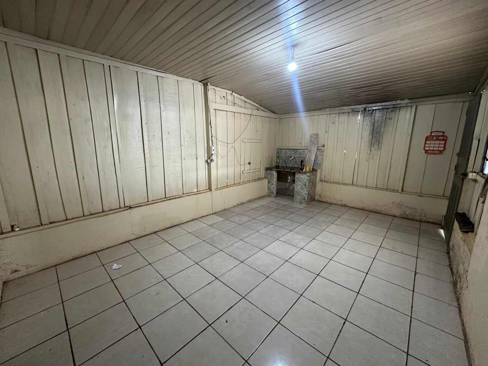 Aluga-se casa com 3 quartos em Jaru Aluga-se casa com 3 quartos em Jaru