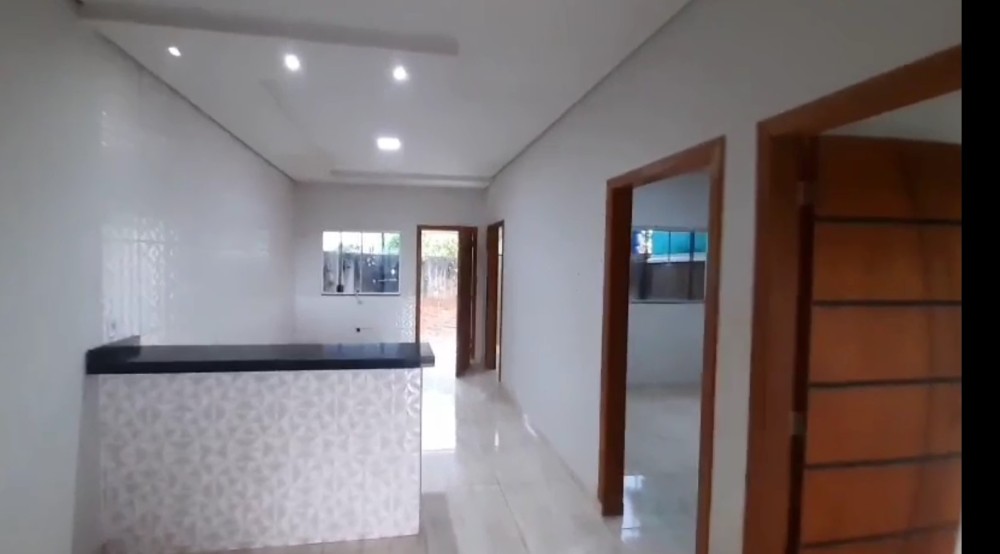 Vende-se casa apta a financiamento na entrada do Savana Park em Jaru
