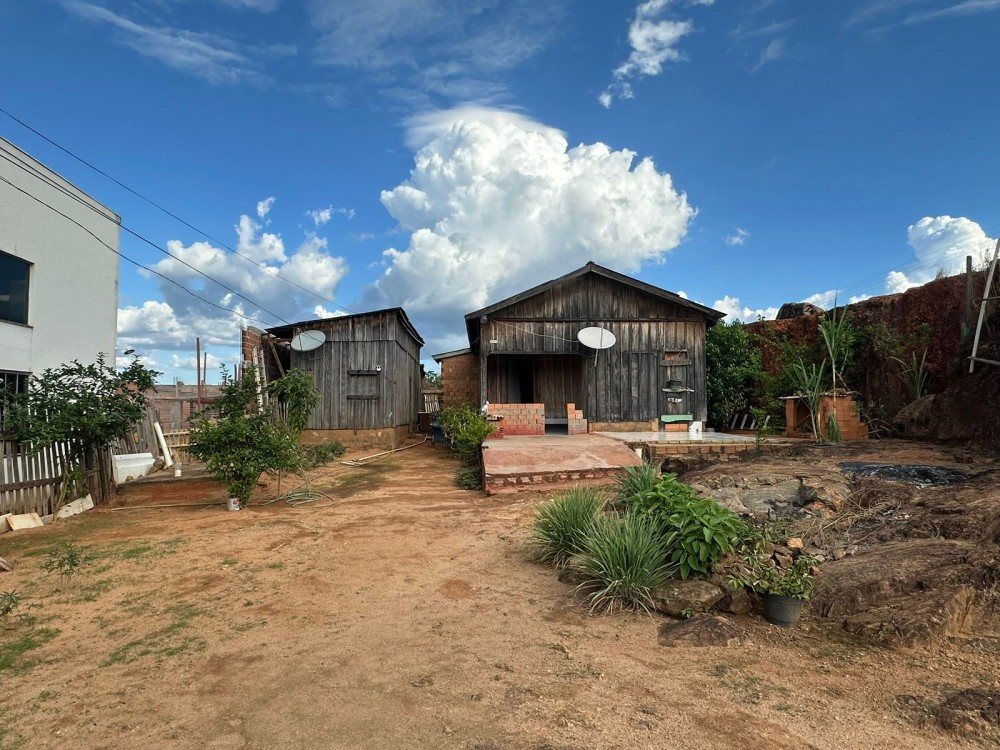 Vende-se data 15×30 bem localizada no setor 4 em Jaru