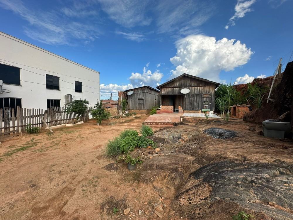 Vende-se data 15×30 bem localizada no setor 4 em Jaru