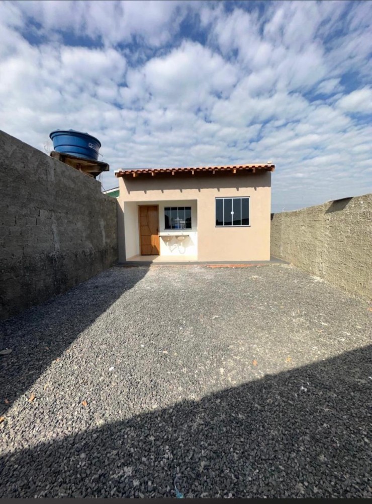 Vende-se casa no setor 07 apta para financiamento