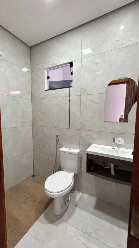 Aluga-se casa no Orleans próximo á fimca