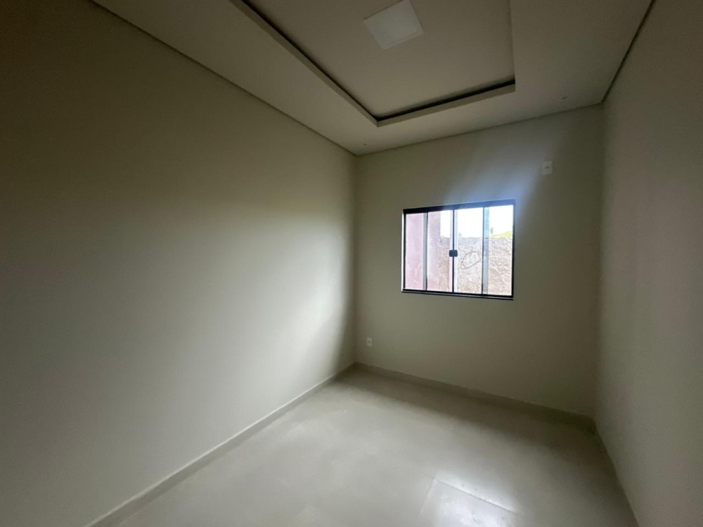 Vende-se casa nova com 3 quartos sendo uma suíte, apta a financiamento no Savana Park