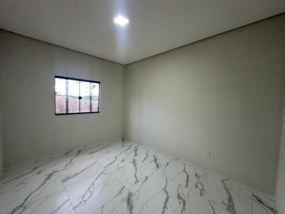 Aluga-se casa nova com suíte no Orleans