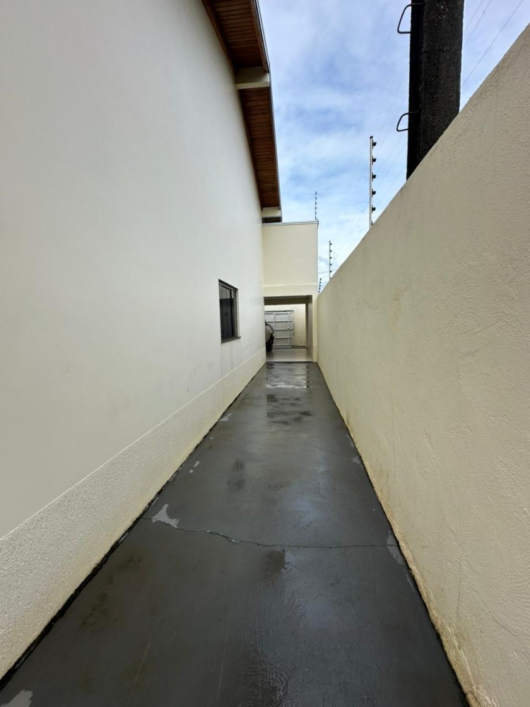 Vende-se ótimo imóvel com 3 quartos, suíte e edícula no setor 2