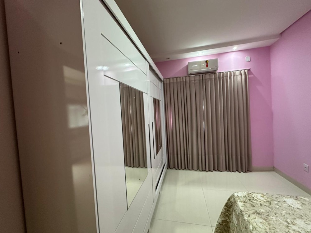 Vende-se ótimo imóvel com 3 quartos, suíte e edícula no setor 2