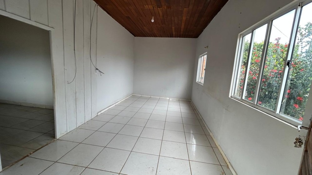 Aluga-se casa no setor 02