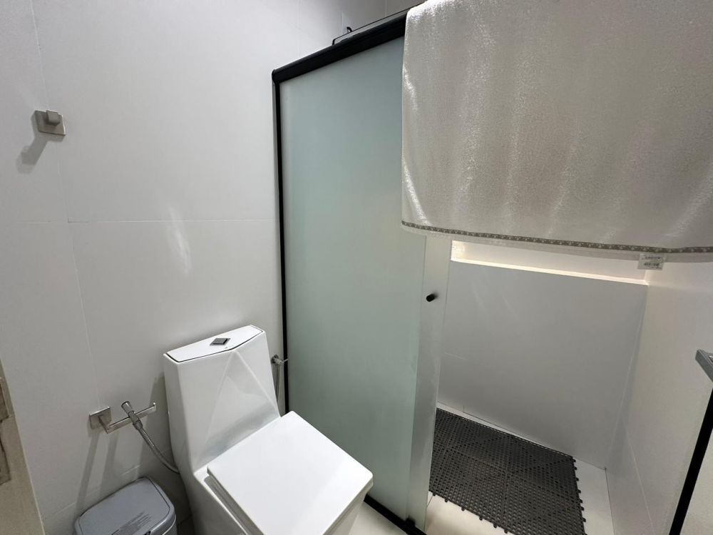 Casa de alto padrão mobiliada à venda no Orleans – 3 Quartos, área de lazer e energia solar