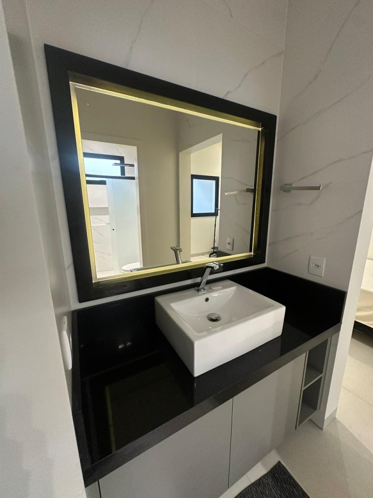 Casa de alto padrão mobiliada à venda no Orleans – 3 Quartos, área de lazer e energia solar