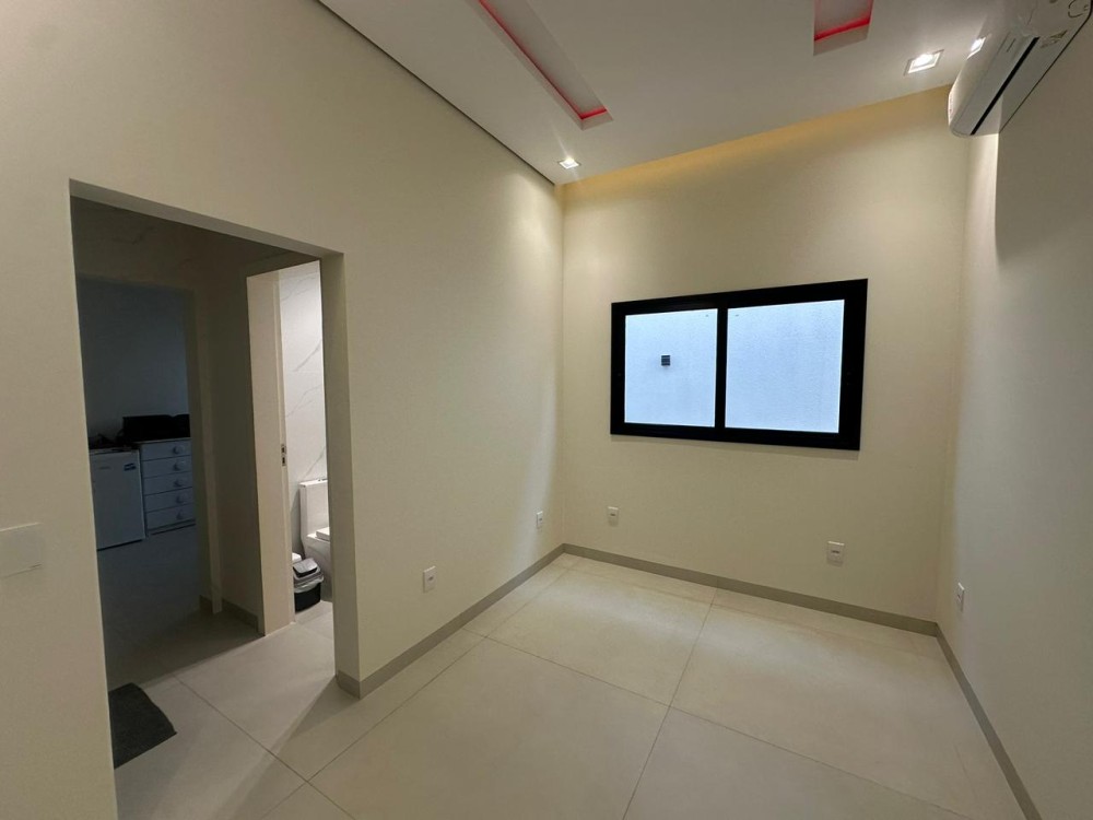 Casa de alto padrão mobiliada à venda no Orleans – 3 Quartos, área de lazer e energia solar