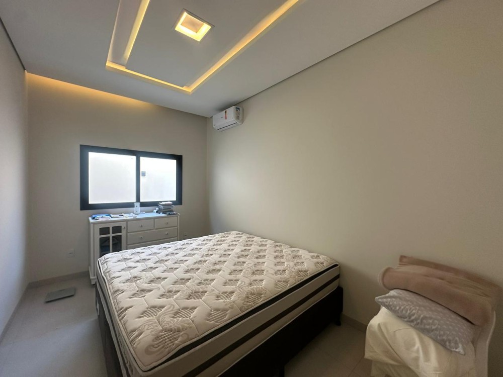 Casa de alto padrão mobiliada à venda no Orleans – 3 Quartos, área de lazer e energia solar