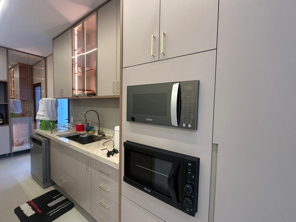 Casa de alto padrão mobiliada à venda no Orleans – 3 Quartos, área de lazer e energia solar