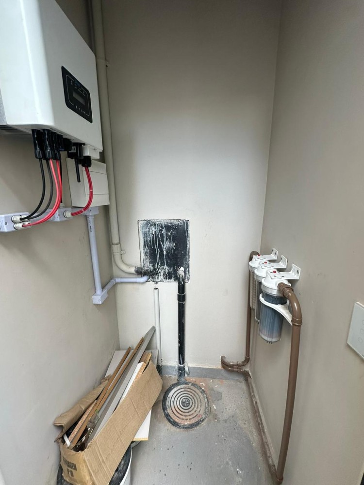 Casa de alto padrão mobiliada à venda no Orleans – 3 Quartos, área de lazer e energia solar