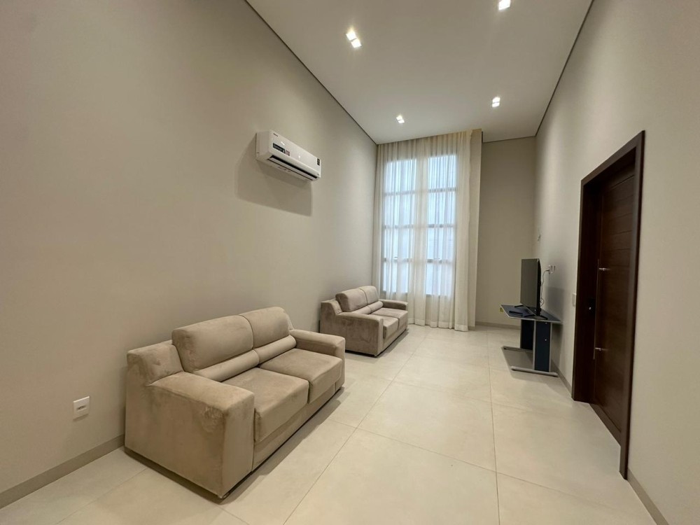 Casa de alto padrão mobiliada à venda no Orleans – 3 Quartos, área de lazer e energia solar