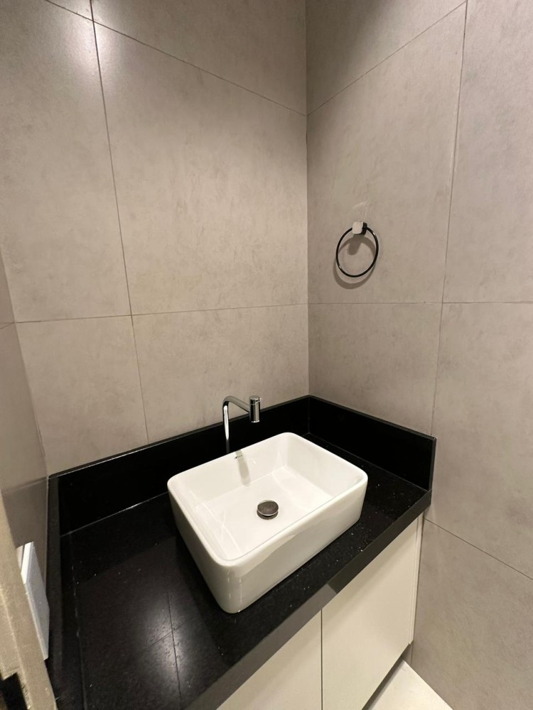 Casa de alto padrão mobiliada à venda no Orleans – 3 Quartos, área de lazer e energia solar