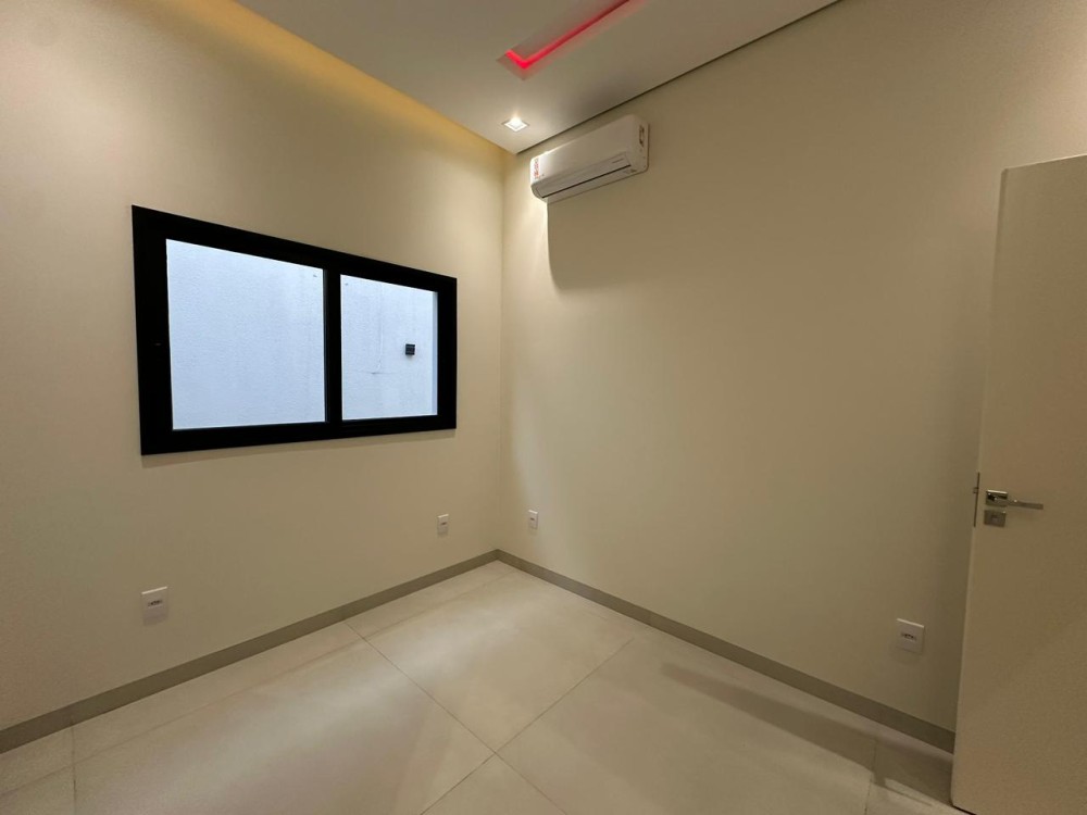 Casa de alto padrão mobiliada à venda no Orleans – 3 Quartos, área de lazer e energia solar