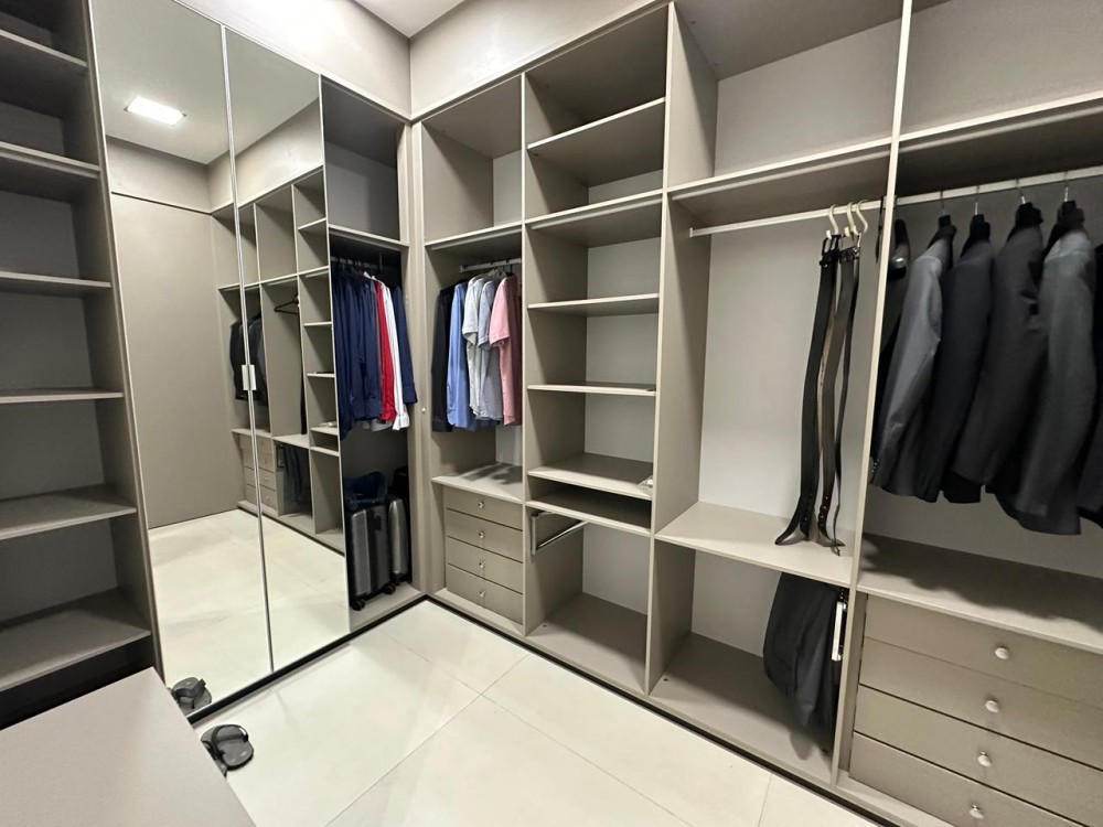 Casa de alto padrão mobiliada à venda no Orleans – 3 Quartos, área de lazer e energia solar