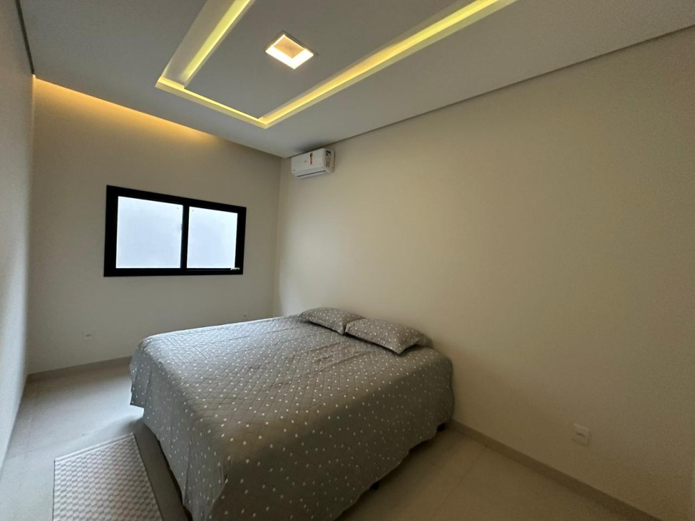 Casa de alto padrão mobiliada à venda no Orleans – 3 Quartos, área de lazer e energia solar