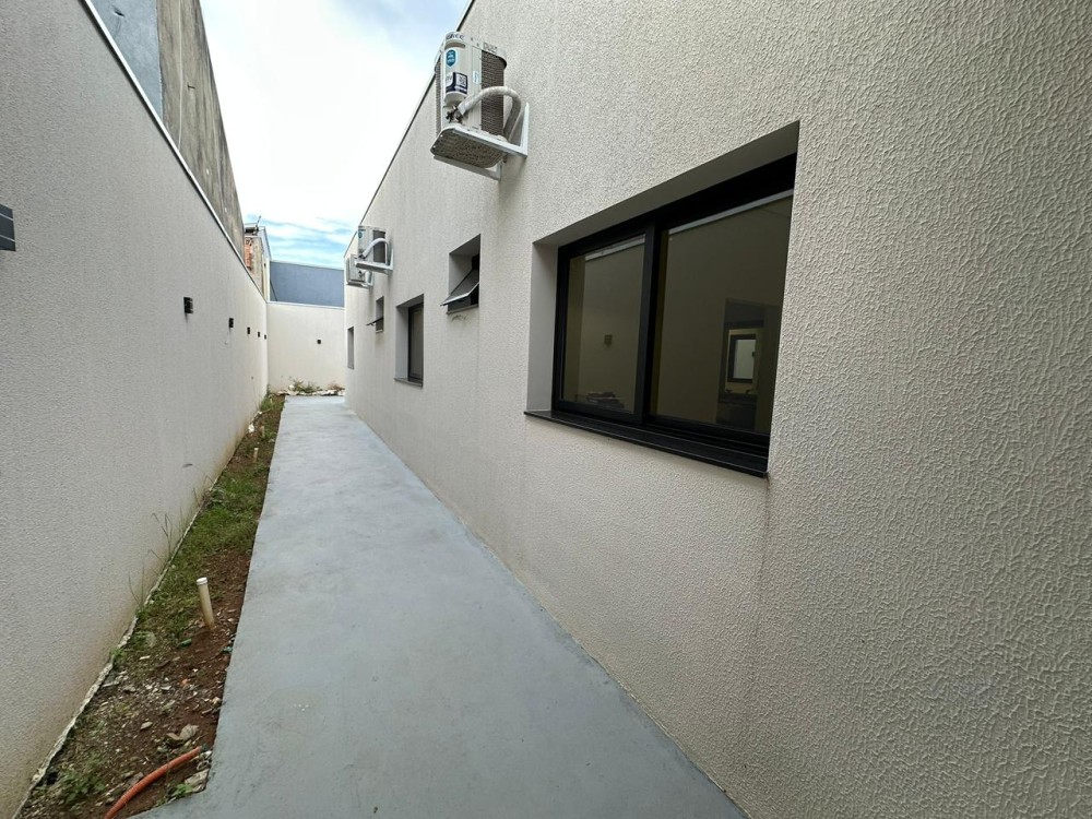 Casa de alto padrão mobiliada à venda no Orleans – 3 Quartos, área de lazer e energia solar