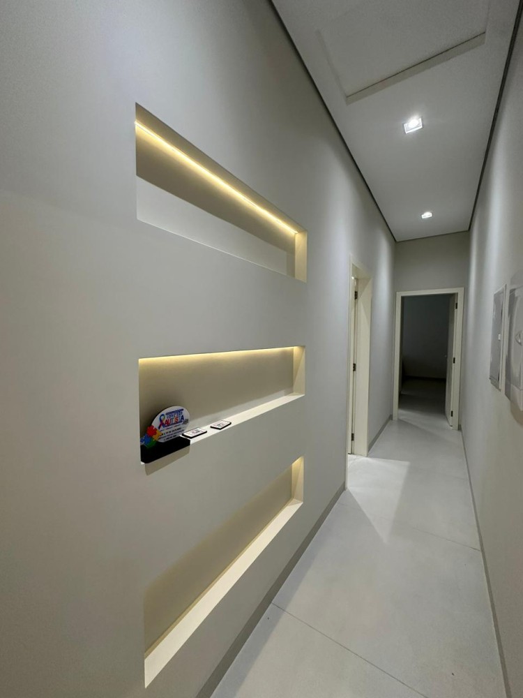 Casa de alto padrão mobiliada à venda no Orleans – 3 Quartos, área de lazer e energia solar