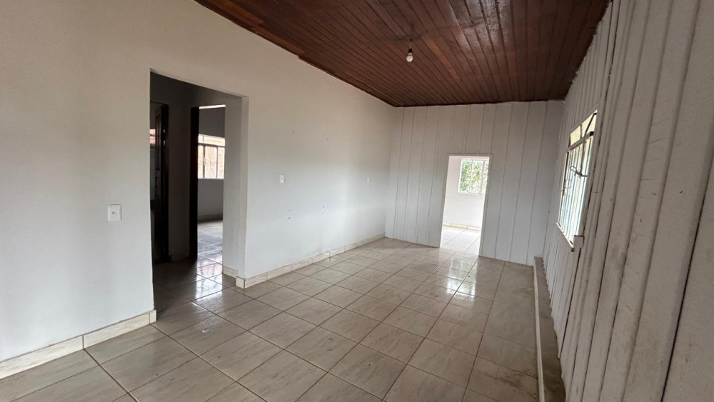 Aluga-se casa no setor 02