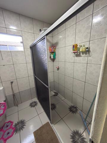 Vende-se casa com 2 quartos, piscina e edícula no setor 02