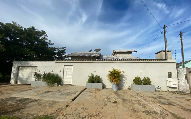 VENDE-SE CASA – 3 QUARTOS – SETOR 05