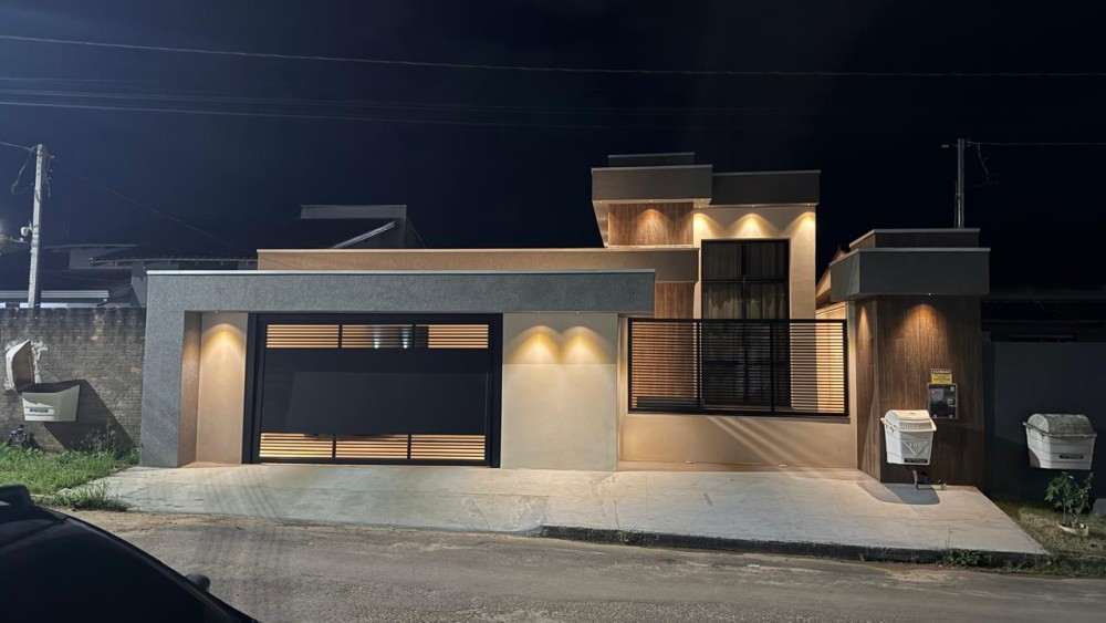 Casa de alto padrão mobiliada à venda no Orleans – 3 Quartos, área de lazer e energia solar