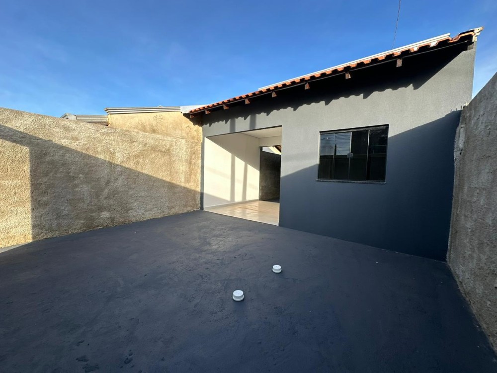 Aluga-se casa com 3 quartos no savana park