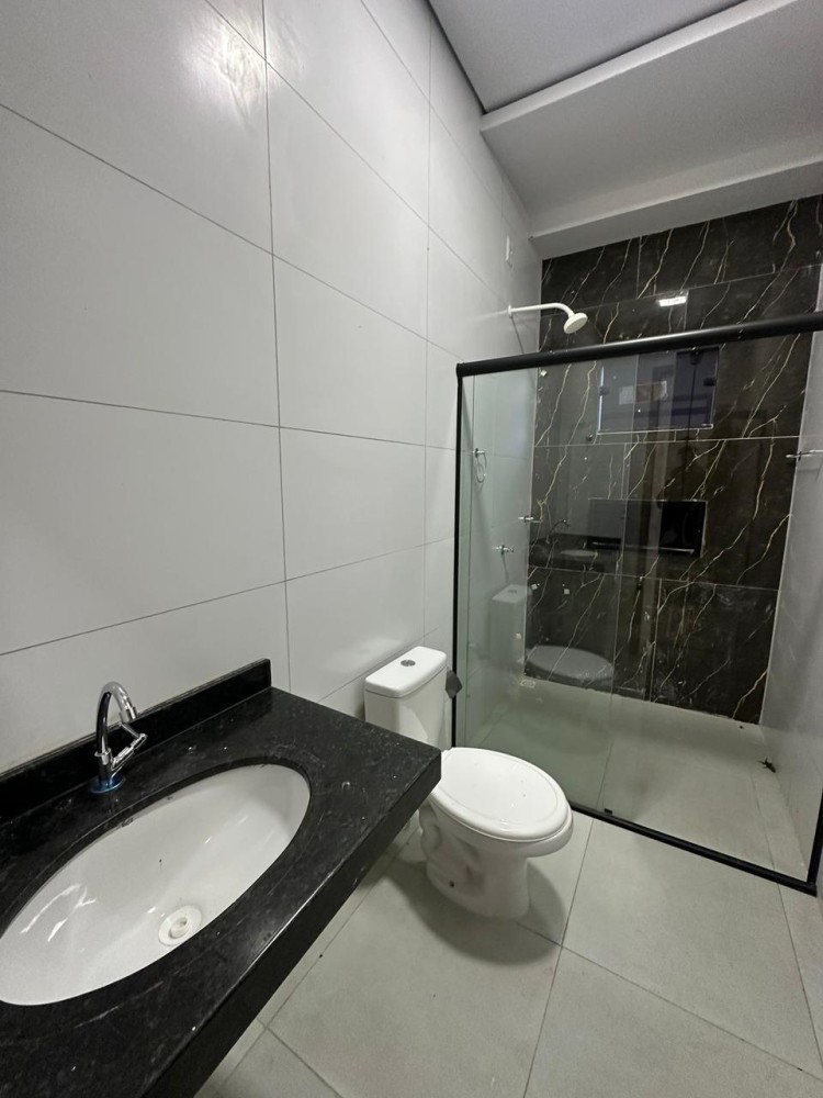 Aluga-se casa com 3 quartos no savana park