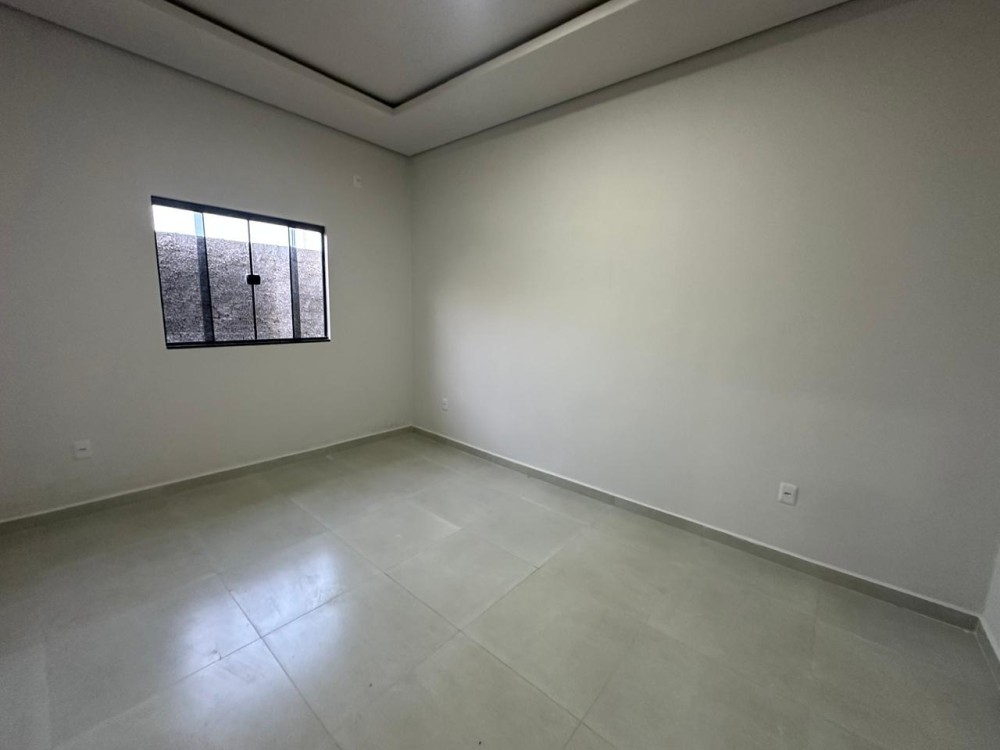 Aluga-se casa com 3 quartos no savana park