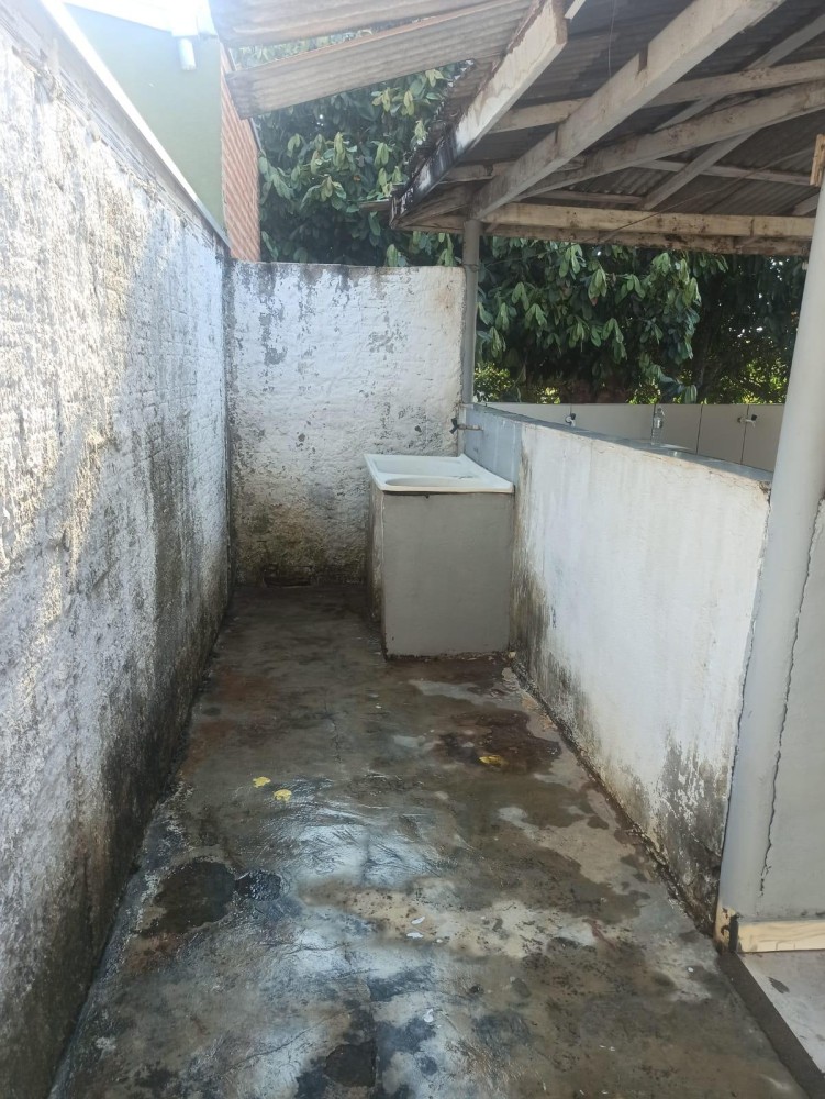 CASA A VENDA – 3 QUARTOS BEM LOCALIZADA SETOR 02 – JARU