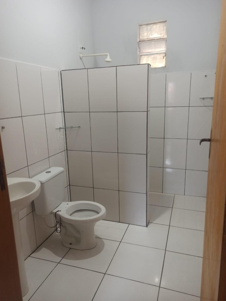 CASA A VENDA – 3 QUARTOS BEM LOCALIZADA SETOR 02 – JARU