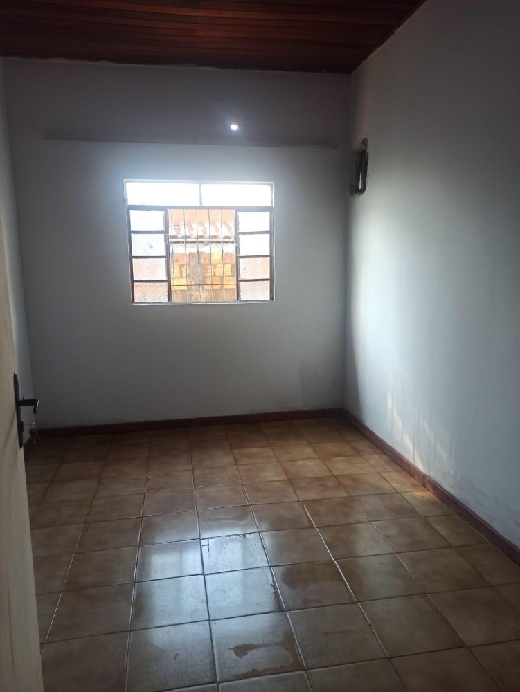 CASA A VENDA – 3 QUARTOS BEM LOCALIZADA SETOR 02 – JARU