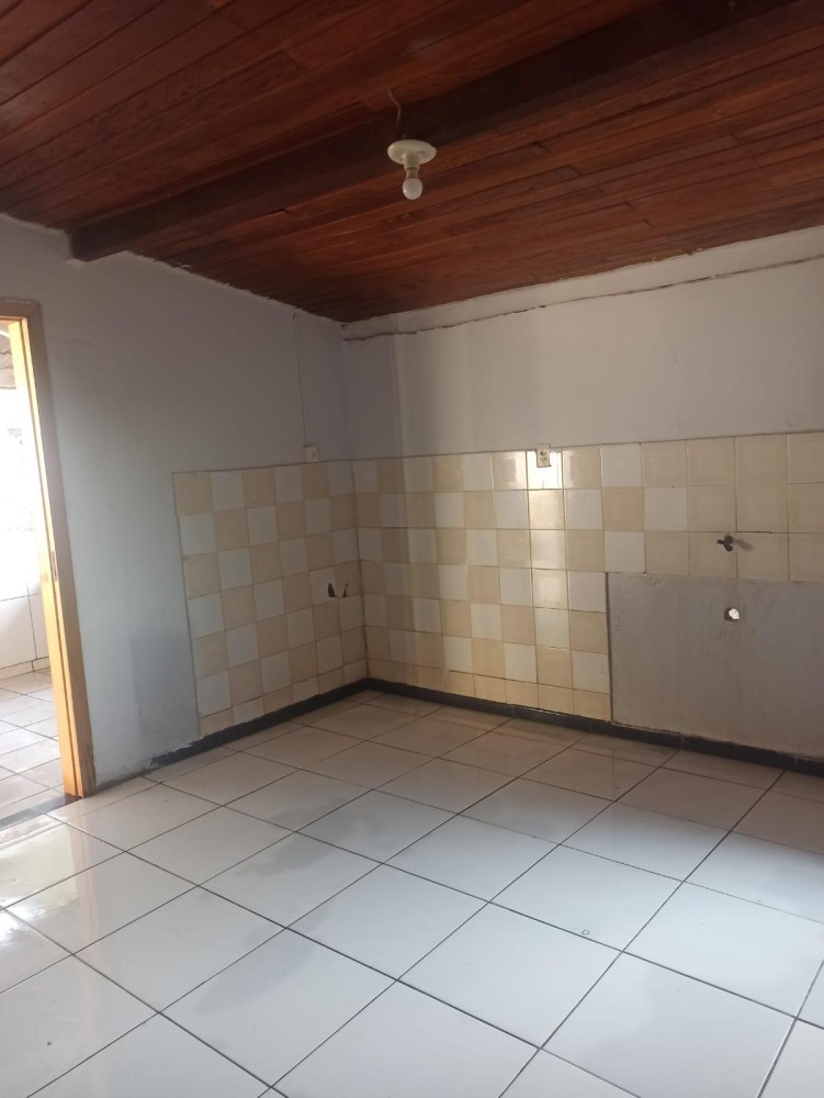 CASA A VENDA – 3 QUARTOS BEM LOCALIZADA SETOR 02 – JARU
