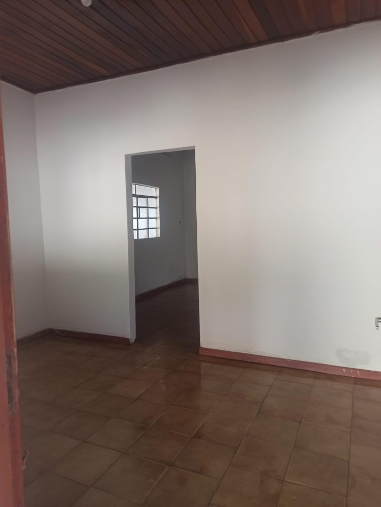 CASA A VENDA – 3 QUARTOS BEM LOCALIZADA SETOR 02 – JARU